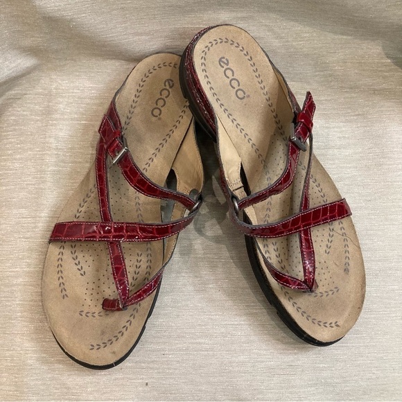 ECCO Sz 41 Croc Pattern Slip On Thong Strappy Casual Dressy Sandals - Picture 2 of 9